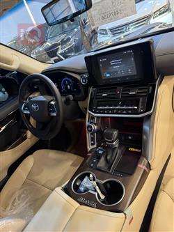 تۆیۆتا لاند کروزەر